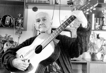 Tino Fombona interpreta Lastres, de Falo Moro