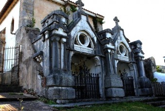 CASONAS Y PANTEONES...