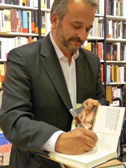 ESCRITORES COLUNGUESES