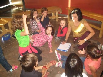 El Parque de la Prehistoria de Teverga celebra este sábado 6 de febrero, a las 16:00 horas, una merienda literaria para niños de 6 a 10 años.