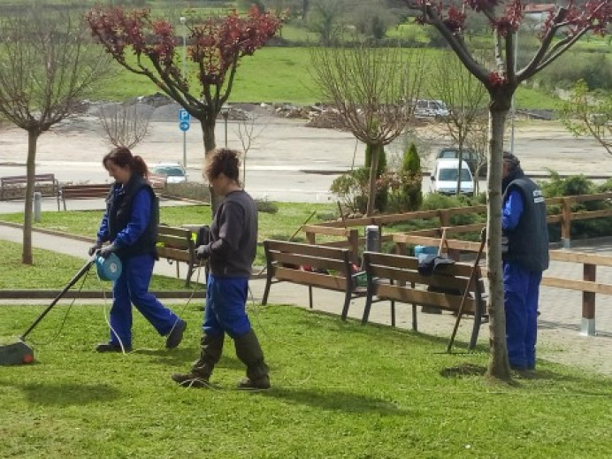 Llanes convoca bolsa empleo Oficial de Jardinería