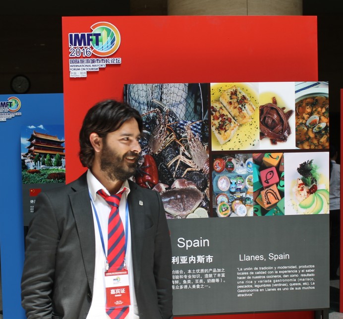 El Alcalde de Llanes participó en un foro internacional de turismo en China