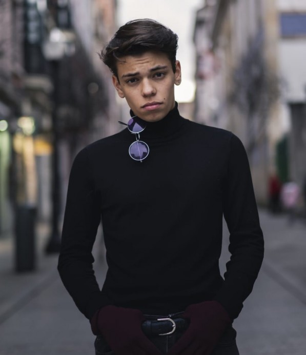 Proyecto Crown - Largometraje ENCERRADOS