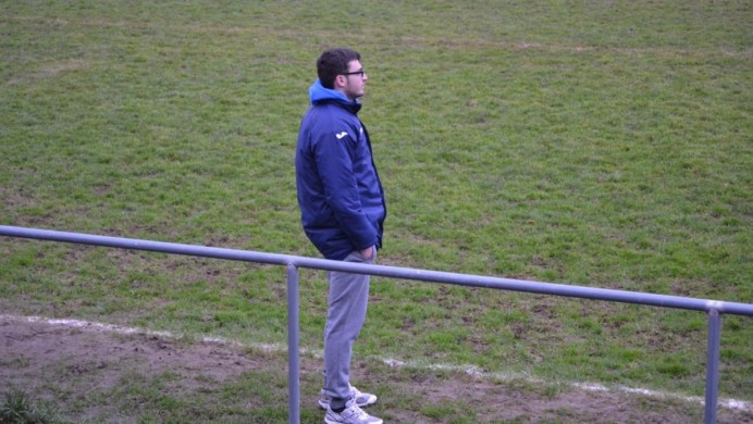 Álvaro Candás dimite como entrenador del Colunga