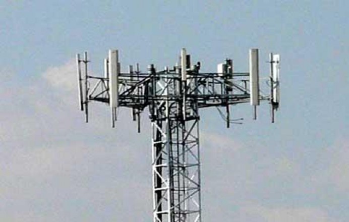 El Ayuntamiento de Llanes regulará el uso de las antenas de telefonía existentes en el municipio