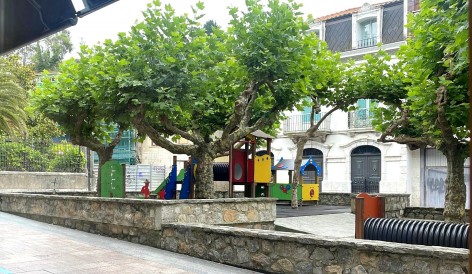 Ecologistas de Asturias: El Ayuntamiento de Ribadesella tiene que conservar los arboles de la Atalaya