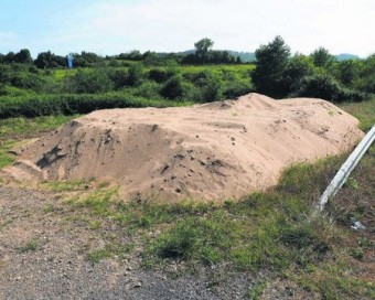 Costas obliga al Ayuntamiento colungués a devolver la arena que sacaron de la playa de La Griega