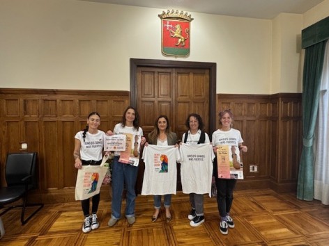 La asociación ‘La Tribu’ organiza actividades por el Día Mundial Contra el Cáncer de Mama en Llanes