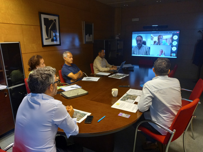 El Principado propone adaptar frecuencias y adelantar a las cinco de la tarde el último autobús de subida a los lagos de Covadonga