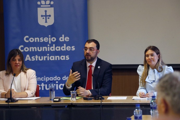 El presidente del Principado, Adrián Barbón, destaca la Asturias que trasciende fronteras en tradición, cultura e identidad