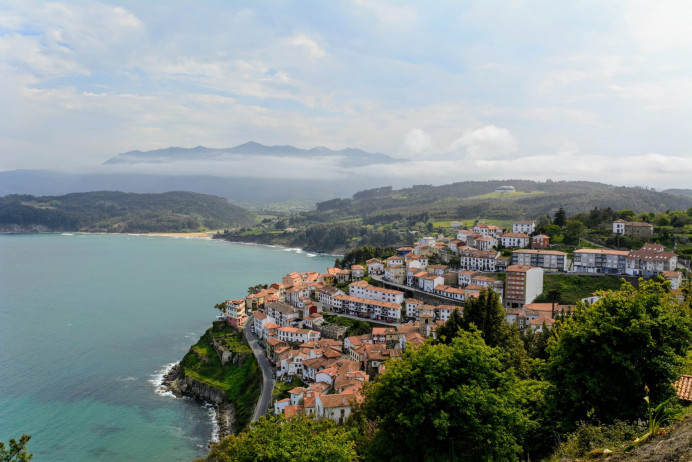 El turismo internacional bate récord en Asturias en el primer semestre al superar por primera vez las 300.000 noches de estancia