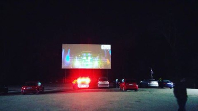 Primera sesión del autocine de Ribadesella