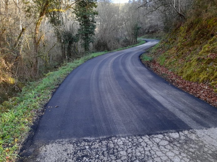 El Plan Municipal de Bacheos de Llanes mejora viales en el valle de Ardisana y Rusecu