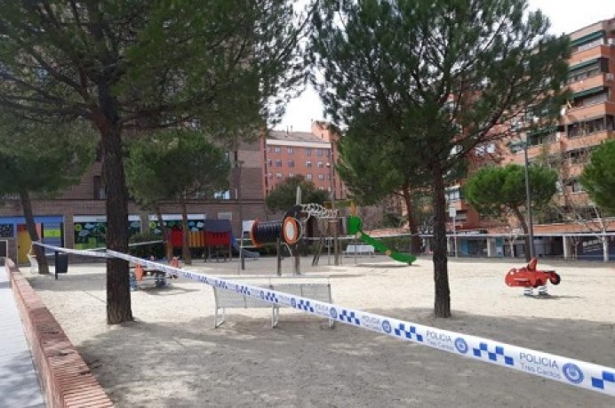 Ciudadanos Cs pide que desprecinten los bancos de Gijón para que puedan ser usados por las personas mayores 