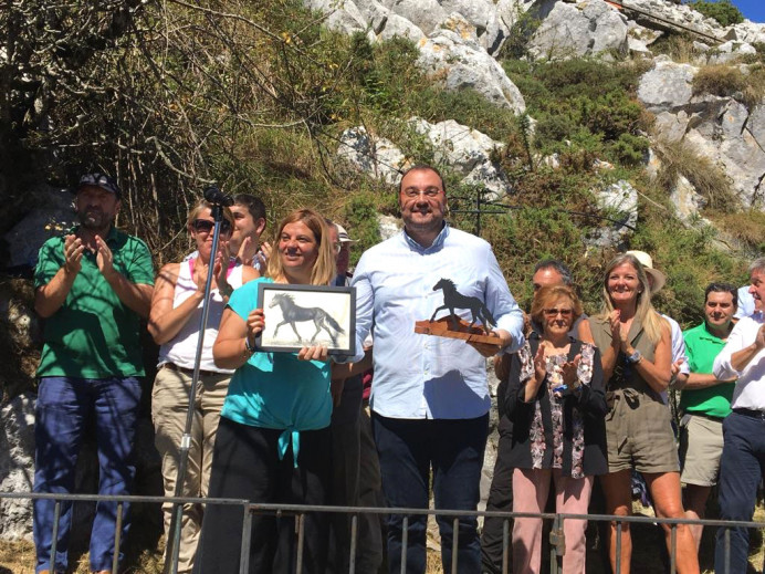 Barbón destaca el apoyo de su Gobierno a los criadores de asturcón