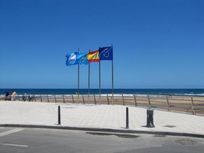 La playa de la Griega estrenó su nueva imagen