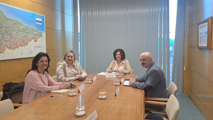 Derechos Ciudadanos y las  asociaciones de madres y padres defienden la prohibición del consumo de bebidas energéticas a menores