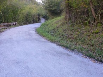 Concluidas las obras de reparación de las carreteras de Óvana, Caperea y el Frenedal