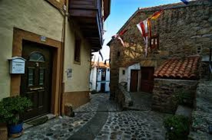 Restricciones en el Casco histórico de Llastres