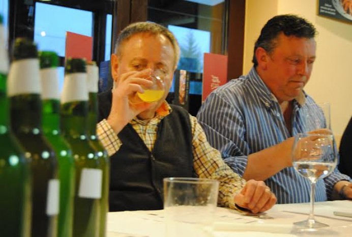Primera Mesa de Cata de la Sidra de Manzana Seleccionada