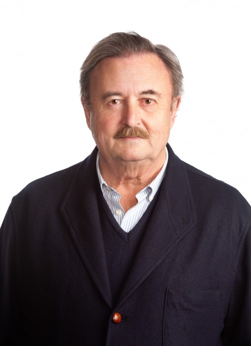 Entrevista a  Cayetano Pérez-Cubillas, candidato a la alcaldía de Colunga por FORO Entrevista a  Cayetano Pérez-Cubillas, candidato a la alcaldía de Colunga por FORO