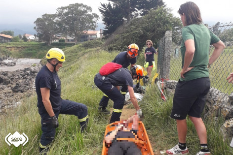 Rescate de ciclista en La Isla - Colunga