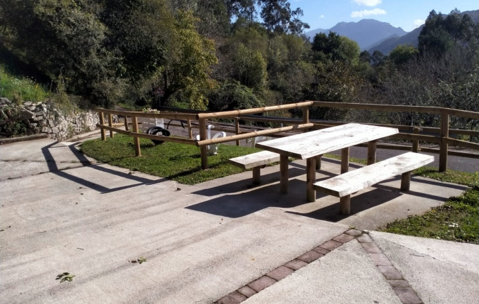 Nuevos cierres madera área Riensena y parque Hontoria