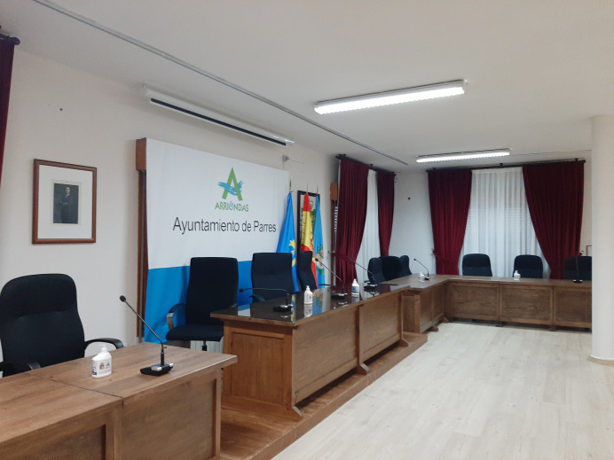 Ciudadanos Parres pide que se permita la participación telemática puntual en las sesiones de los concejales que precisen conciliar o estén de baja