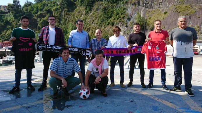 Comida de hermanamiento entre el Colunga y el Lealtad