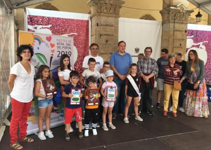 122 participantes en el concurso de pintura infantil