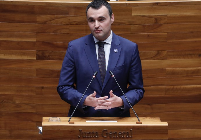 Peláez subraya que la fiscalidad asturiana libra del IRPF a la mayoría de beneficiarios del SMI