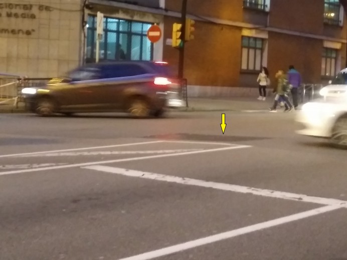 La tapa de arqueta estresante