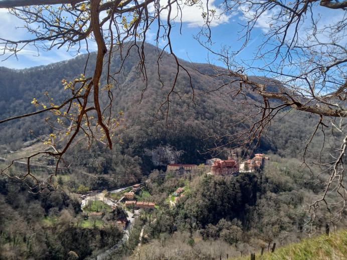 Descubriendo la ruta de Covadonga a Cruz de Priena