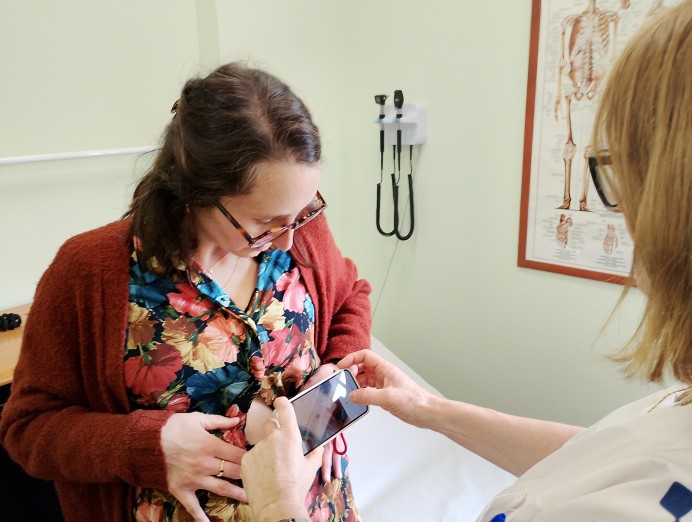 La teledermatología con inteligencia artificial llega a todos los centros de salud del área sanitaria del Oriente
