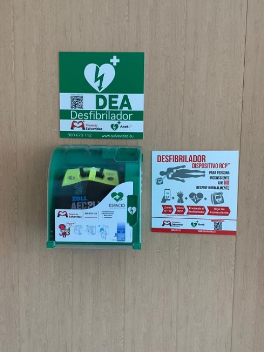 Primer desfibrilador en Lastres