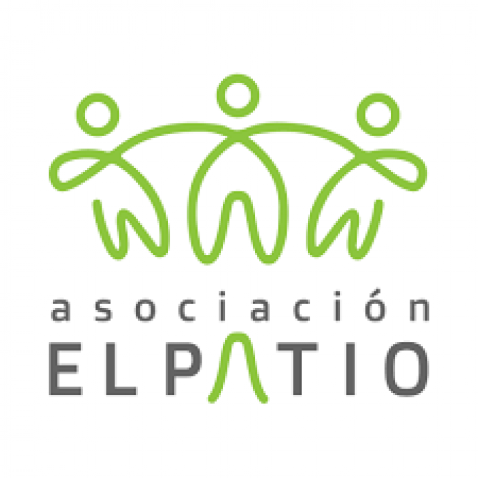 Peñamellera Baja entrega material escolar y 1.200 euros en alimentos a la Asociación El Patiu