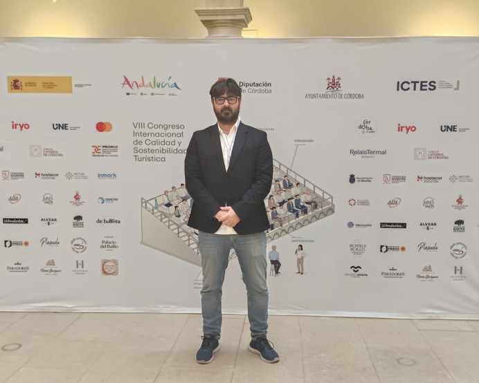 El alcalde de Llanes, Enrique Riestra, participa en el VIII Congreso Internacional de Calidad y Sostenibilidad Turística en Córdoba