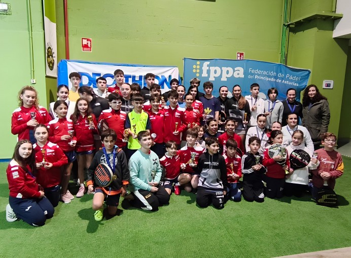 La cantera del pádel asturiano brilla en el I Clasificatorio de Menores 2025 en Corvera