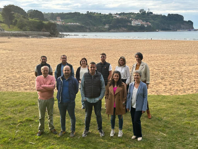 FORO Asturias - El candidato de FORO Asturias, José Ángel Toyos, aspira a alcanzar la Alcaldía de Colunga porque somos gente joven del concejo, ilusionada con nuevos proyectos para dinamizar el concejo