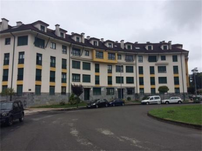 Aprobación del padrón de entrada de vehículos a través de aceras y anuncio de cobranza