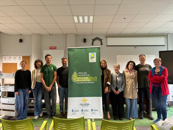 El IES Luces y el CP Braulio Vigón se hermanan en Colunga a través de sus huertos escolares ecológicos