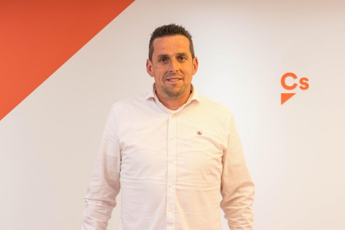 Entrevista a José Ángel Toyos Cayado, candidato de Ciudadanos a la alcaldía de Colunga Entrevista a José Ángel Toyos Cayado, candidato de Ciudadanos a la alcaldía de Colunga