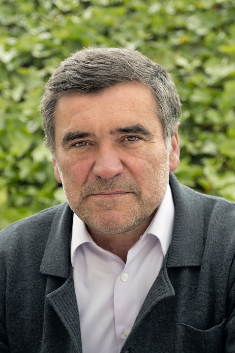 Entrevista a Justino Pérez Argüelles, candidato a la alcaldía de Colunga por el PP Entrevista a Justino Pérez Argüelles, candidato a la alcaldía de Colunga por el PP