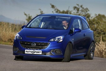Reportaje sobre Esteban Vallín en Auto Sport: Opel Adam S vs Opel Corsa OPC, by Esteban Vallín: Evolución constante