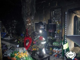 Extinguido incendio urbano en Langreo Extinguido incendio urbano en Langreo