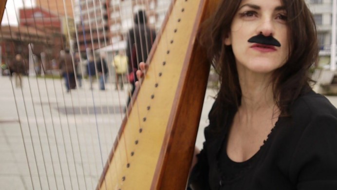 Concierto de presentación de Libélula, Luciérnaga, Dragón EP, segundo trabajo de Lea Poldo