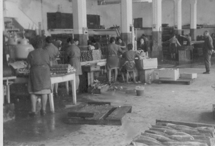 Imagenes antiguas, recortes de prensa, anuncios de Llastres