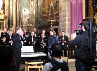 Luce tu pueblo de Ferrero Rocher volvió a grabar en Lastres