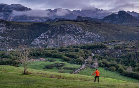 El Gobierno de Asturias apoya con 90.000 euros la recuperación de rutas y el fomento del ecoturismo en Onís