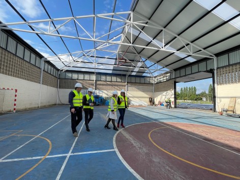 Educación financiará una carpa para el Colegio Maliayo mientras concluyen las obras del polideportivo